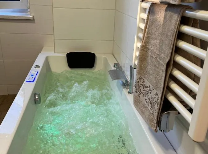 Apartamento Bei Der Kahnfaehrfrau Mit Neuem Innenhof Garten Lübben