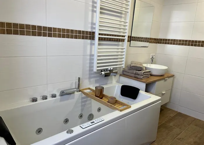 Bei Der Kahnfaehrfrau Mit Neuem Innenhof Garten Lägenhet