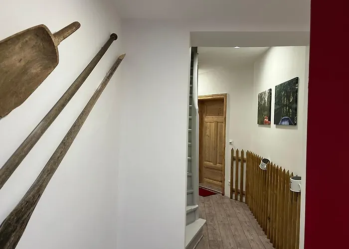 Bei Der Kahnfaehrfrau Mit Neuem Innenhof Garten *