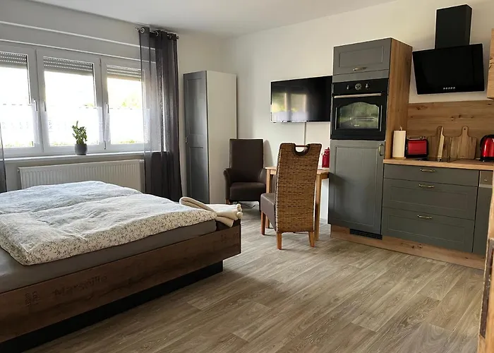 Bei Der Kahnfaehrfrau Mit Neuem Innenhof Garten